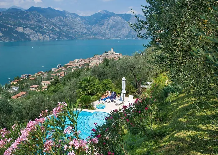 Villa Malcesine 公寓 *